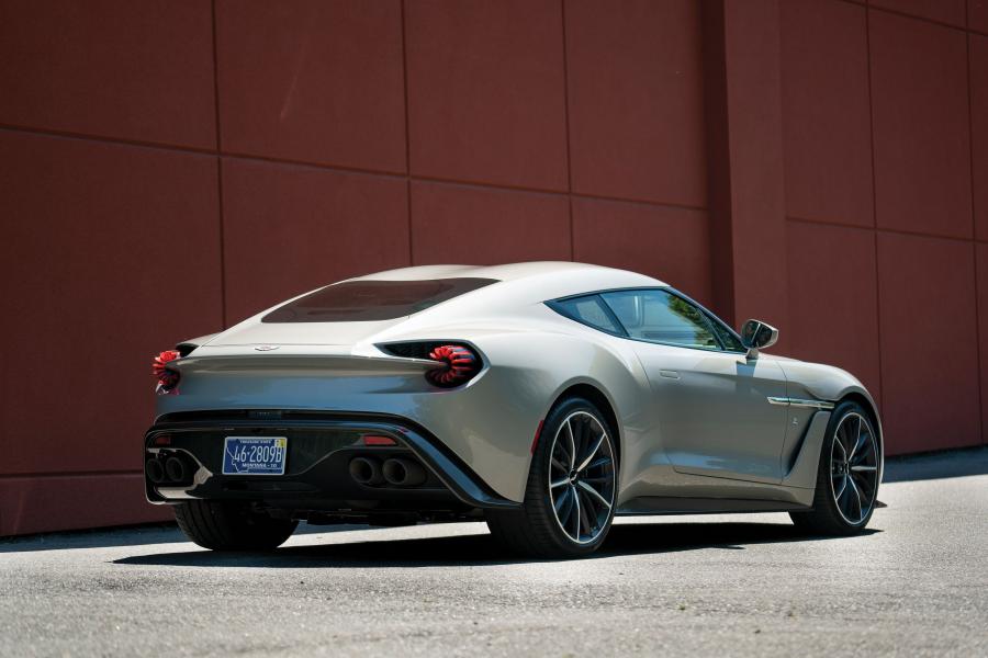  Aston Martin Vanquish Zagato 2017 года  (NA) (фото 3 из 40)